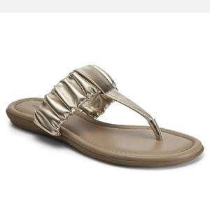 Aerosoles brand new gold sandals size 9